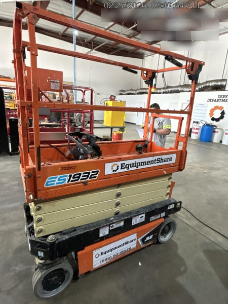 2022 JLG ES1932