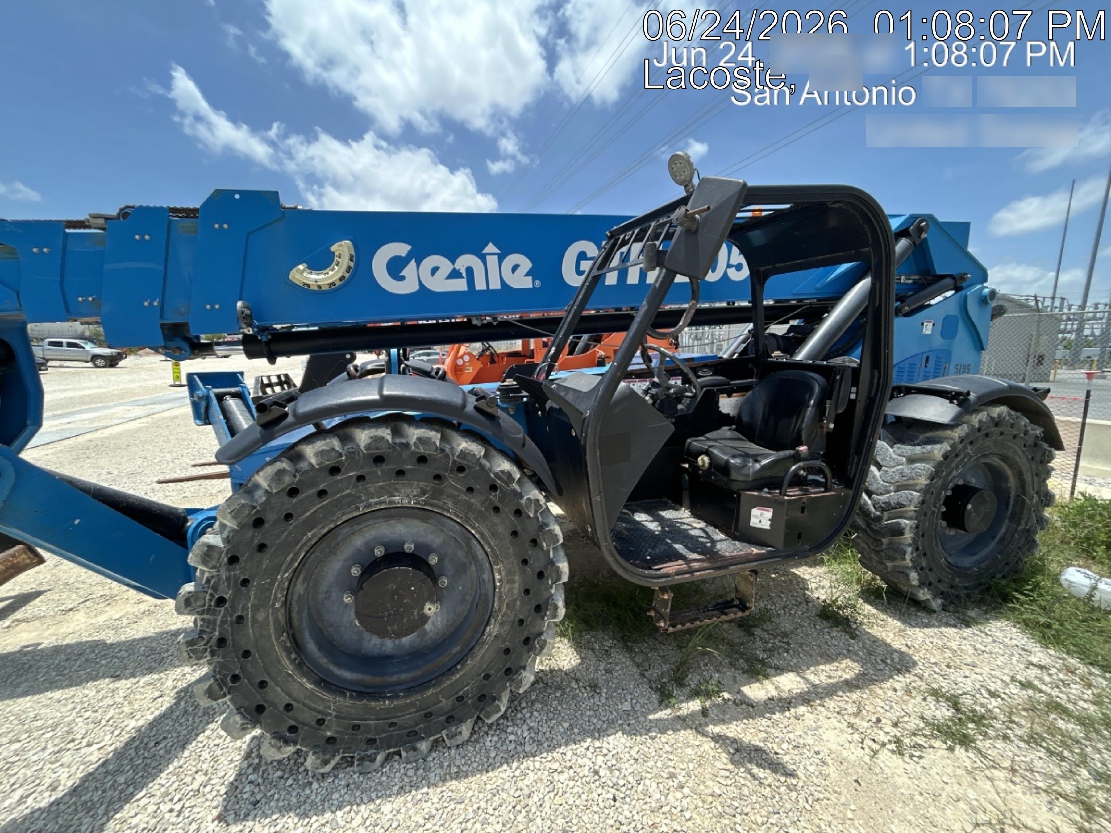 2017 Genie GTH-1056 Genie GTH1056, Solid Tires, 60" carriage, Open ROPS