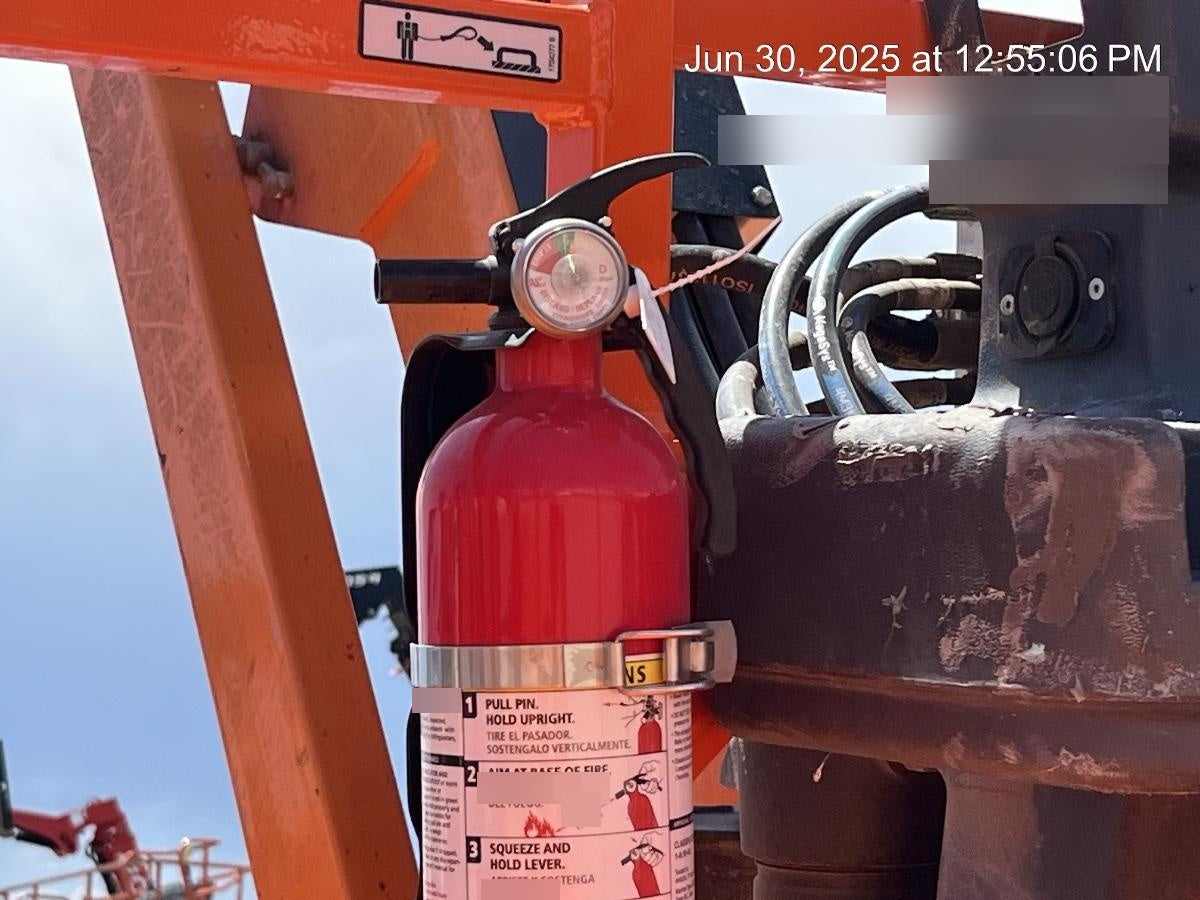2022 JLG 860SJ