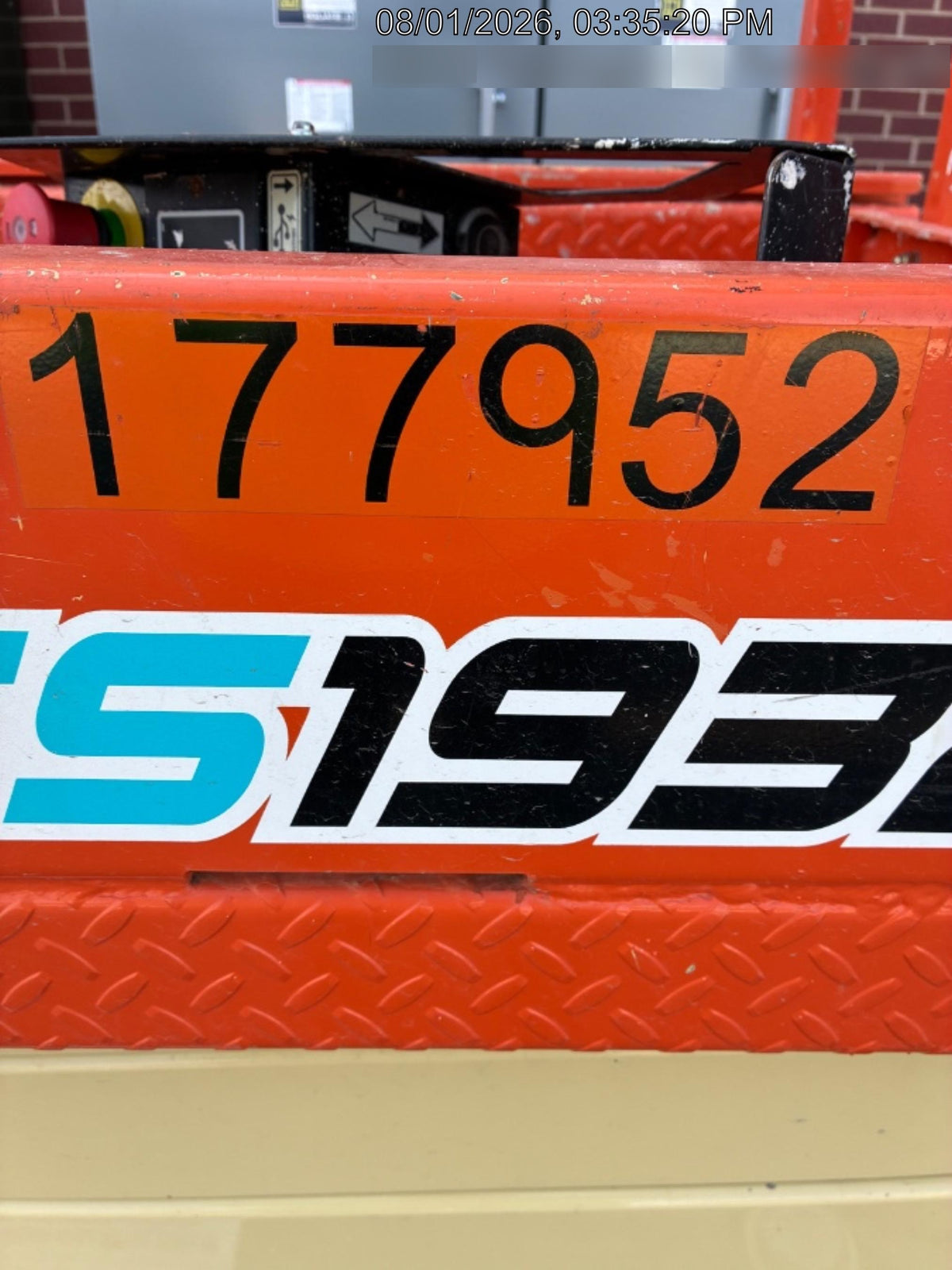 2021 JLG ES1932
