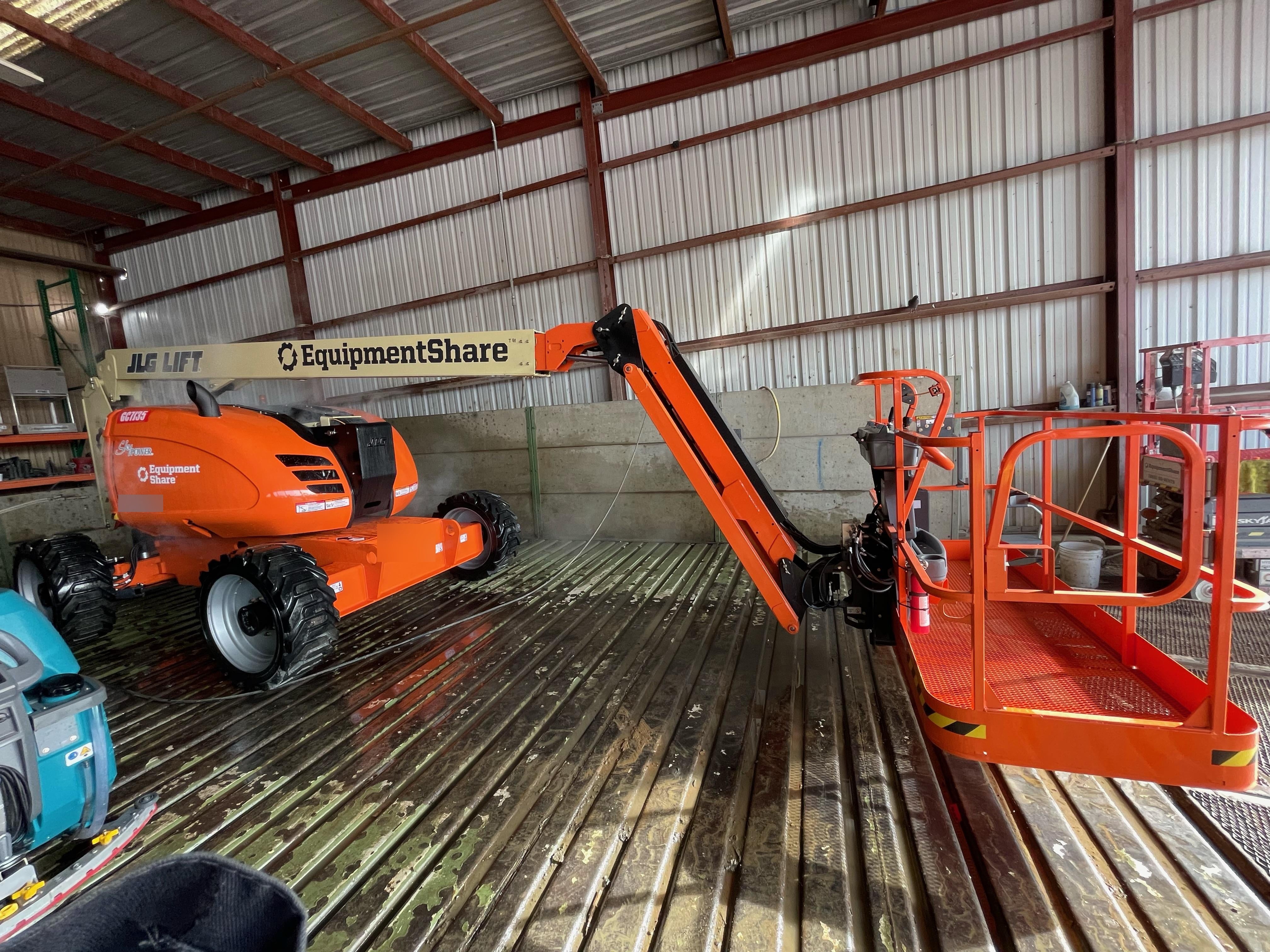 2022 JLG 600AJ