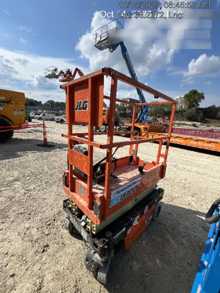 2022 JLG ES1330L
