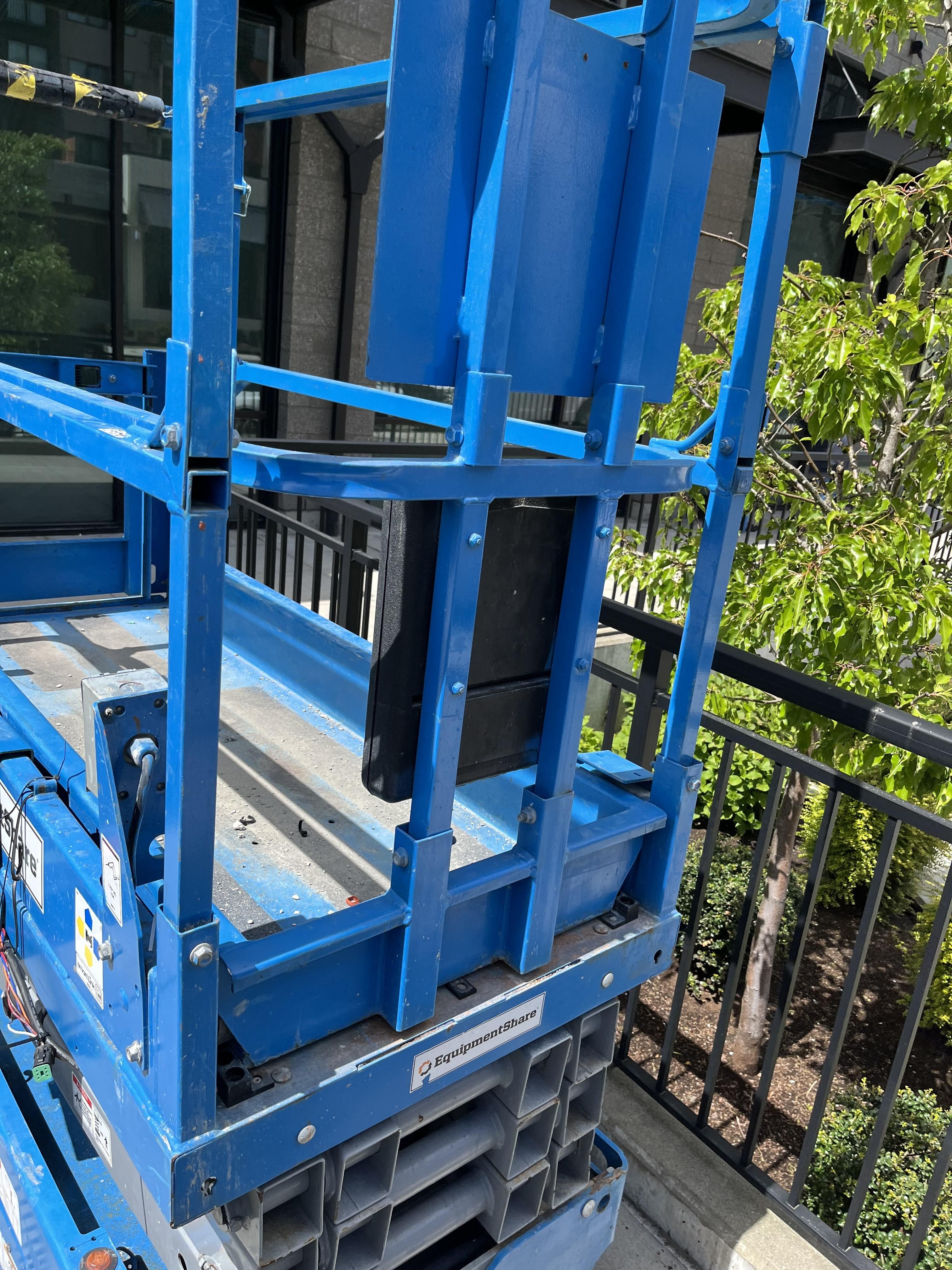 2020 Genie GS-1930 Solid Non Marking Tires, Beacon, Folding rails with half height swing gate, Telematics