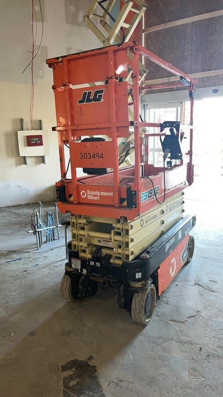 2023 JLG ES1932