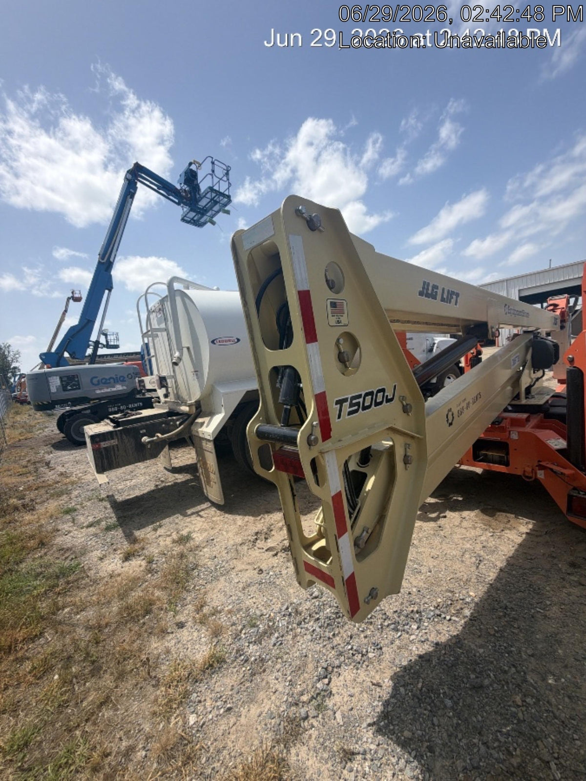 2023 JLG T500J