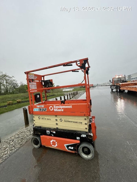 2022 JLG ES1932