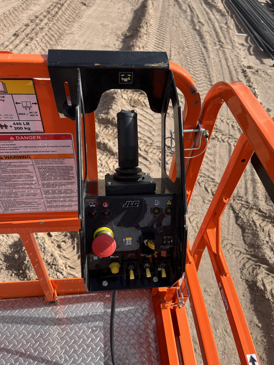 2023 JLG RT4394