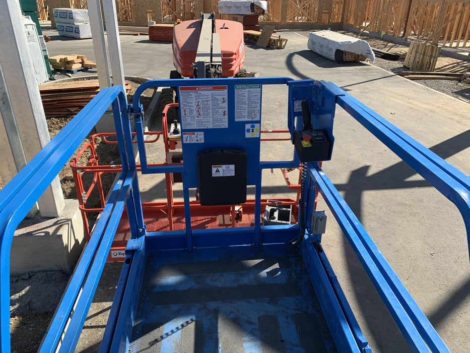 2020 Genie GS-3246 Standard, Folding full height swing gate, 800W Inverter