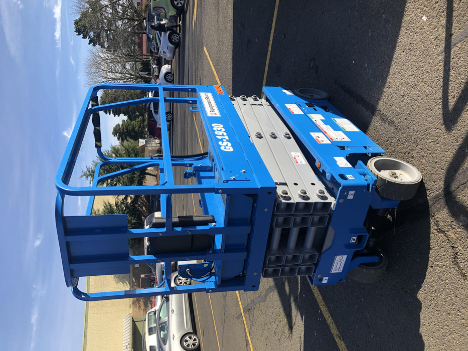 2020 Genie GS-1930 Fixed rails with chain entry gate - Pre A92.20, 800W Inverter