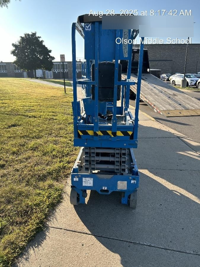 2021 GENIE GS-1330m