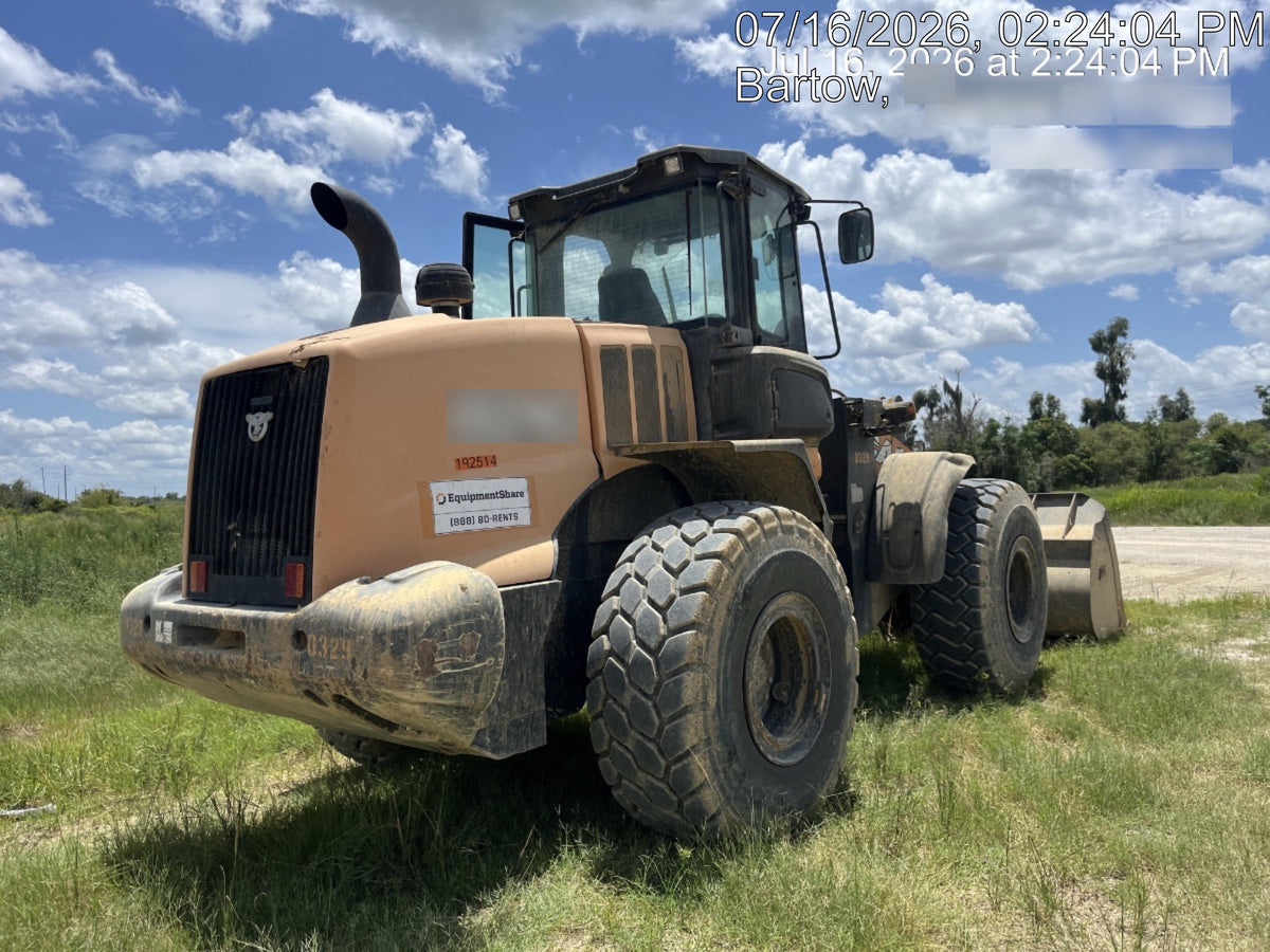2017 Case 821G CLOSED CAB, JRB 418 STYLE HYD COUPLER