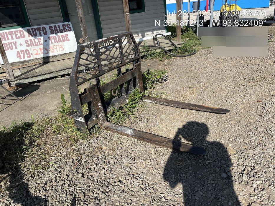 2020 BRADCO 48" Skid Loader Pallet Forks