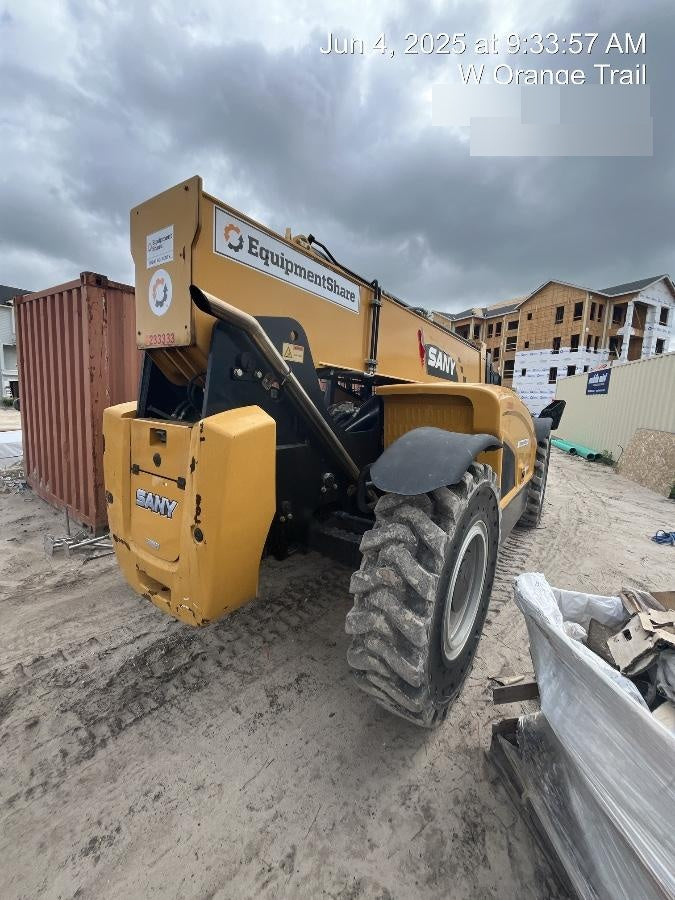 2022 SANY STH1056