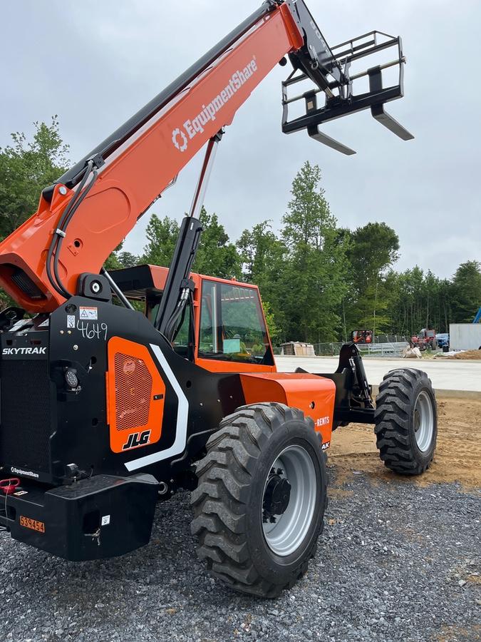 2025 SKYTRAK 8042