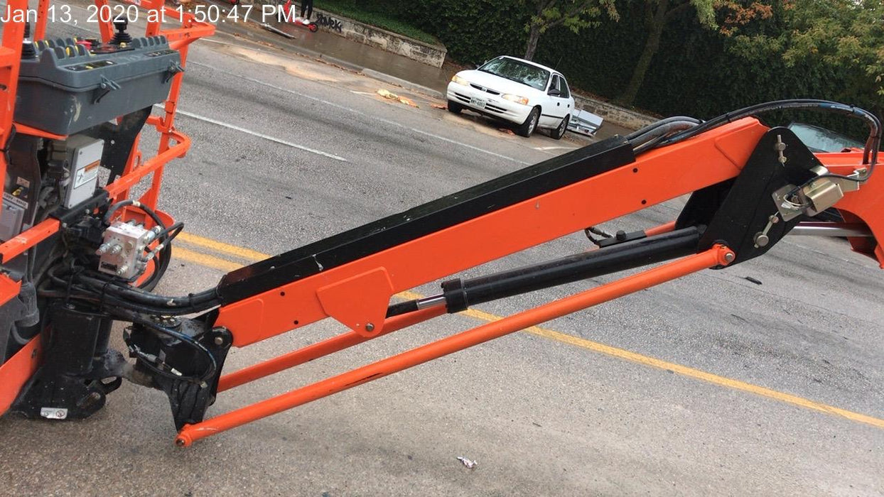 2018 JLG 660SJ