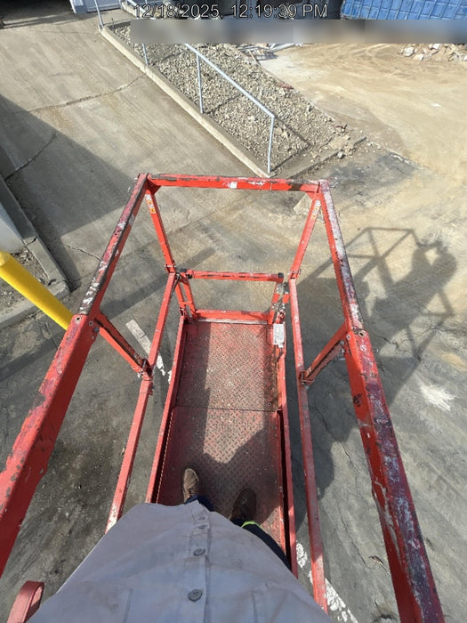 2020 Skyjack SJIII-3219 Solid NM Tires, Half height spring hinged entry gate, Dual Beacons, 800W Inverter