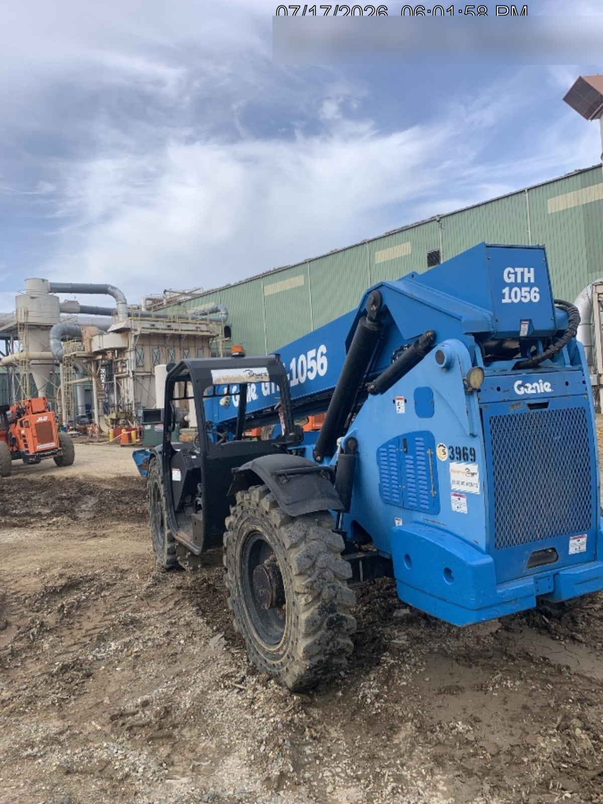 2017 GENIE GTH-1056