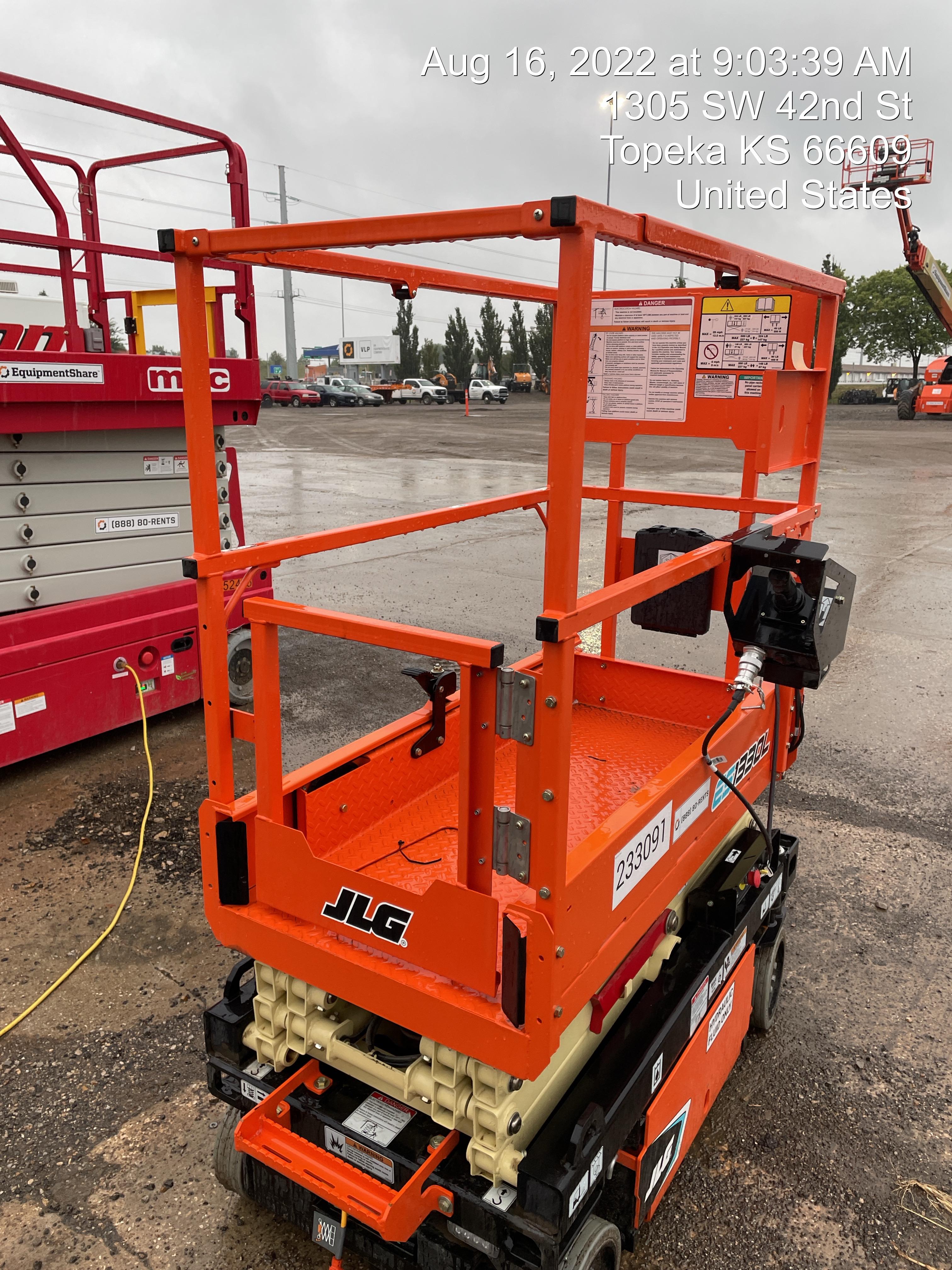 2022 JLG ES1330L