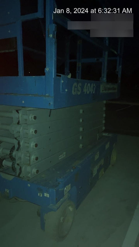 2019 Genie GS-4047 Folding rails with half height swing gate