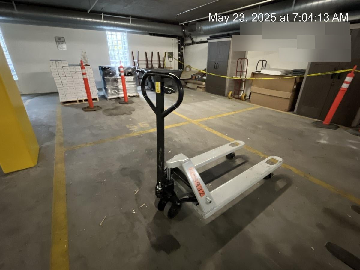 2024 STRONGWAY 4400 lb Pallet Jack