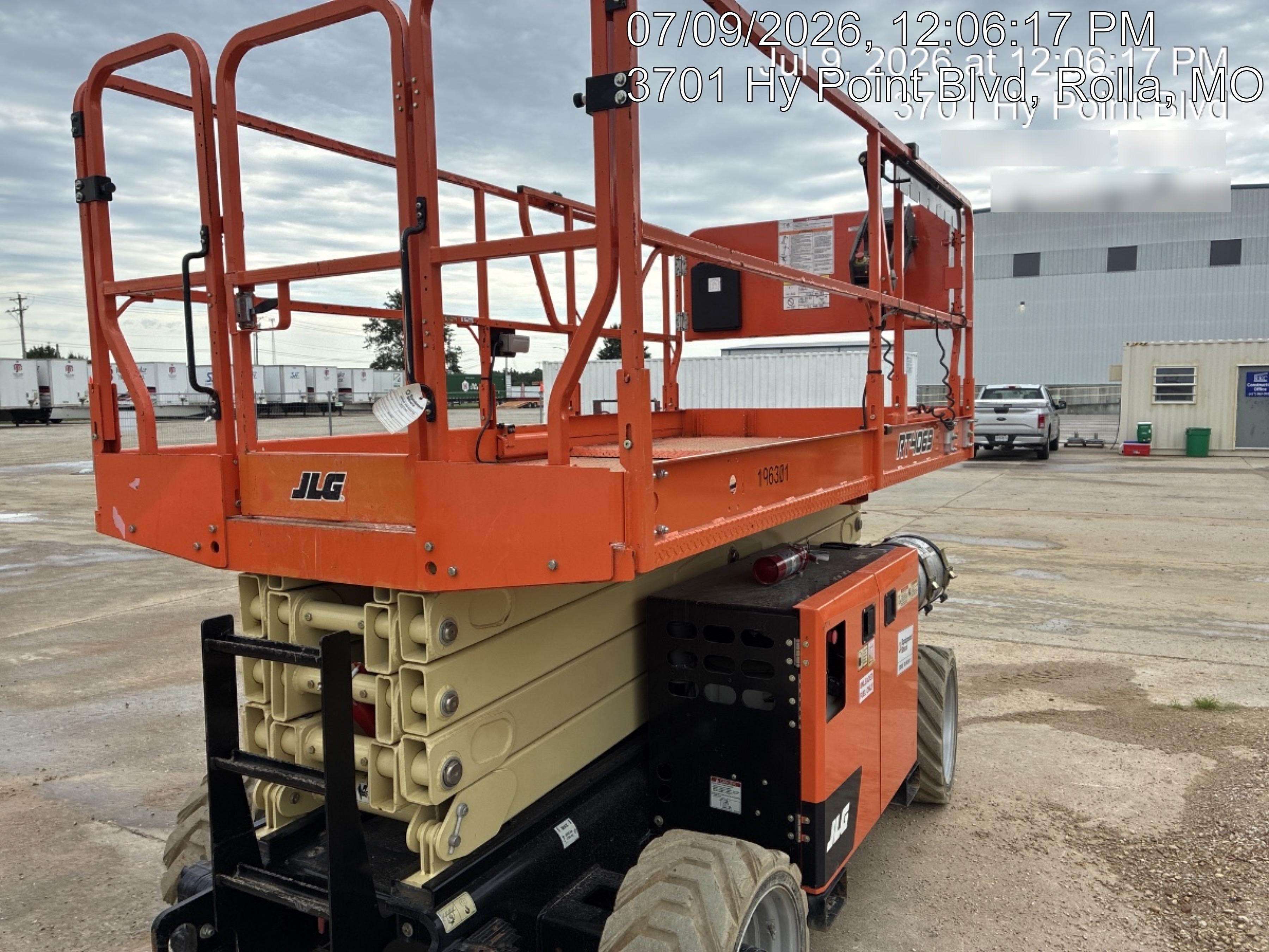 2021 JLG RT4069