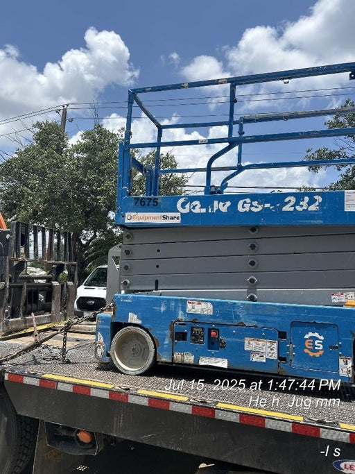 2017 Genie GS-3232 Genie GS3232 Lift w/Folding Rails and Swing Gate