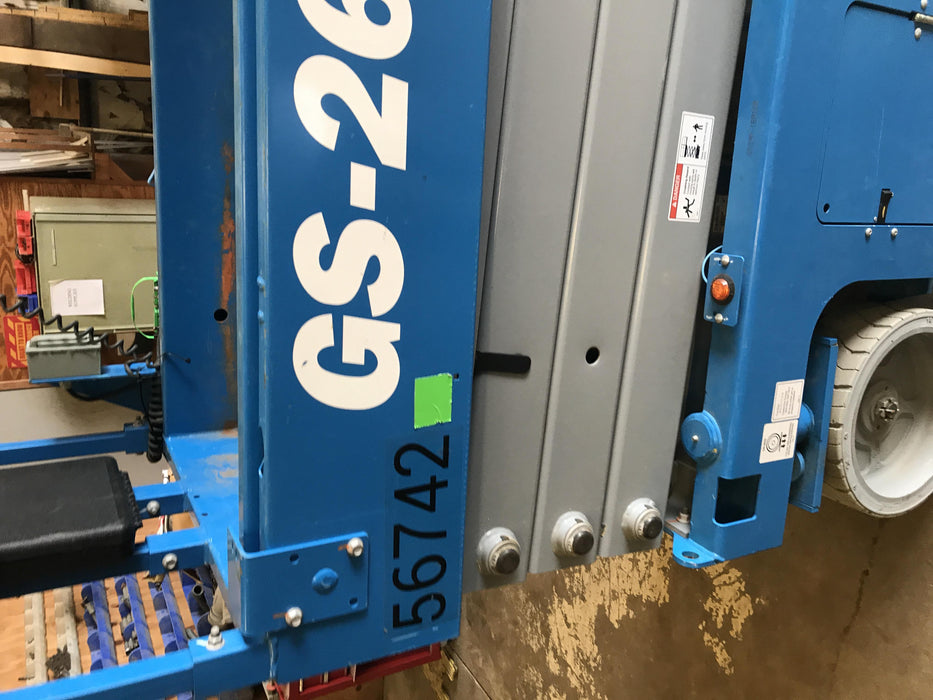 2019 Genie GS-2632 Folding rails with half height swing gate