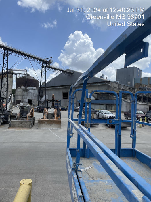 2019 Genie GS-4047 Folding rails with half height swing gate