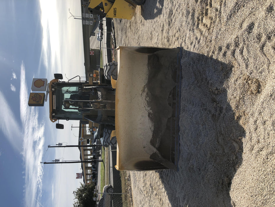 2019 John Deere 524L Cab/Heat/AIR, 3rd Function Hydraulics, Hydraulic JRB QC 2.75 Yd. Bucket, 60" Carriage/72" Forks