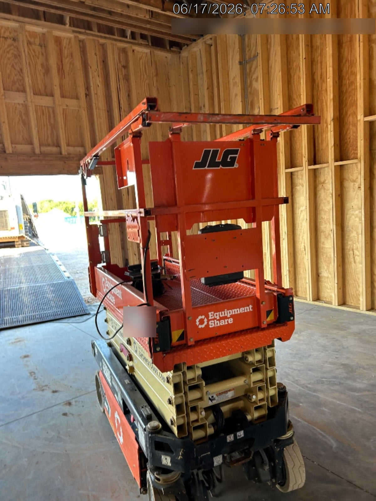 2023 JLG ES1932