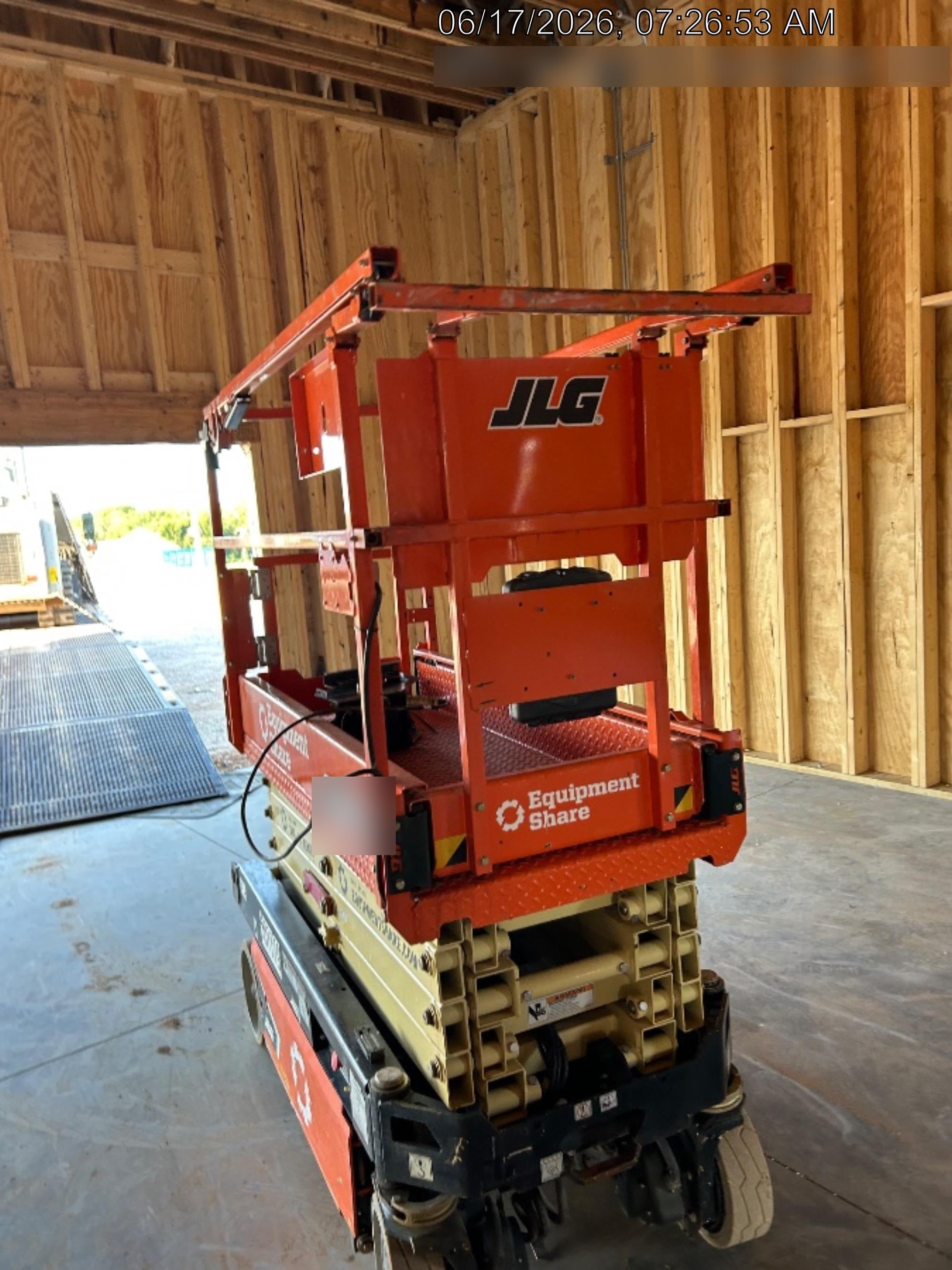 2023 JLG ES1932