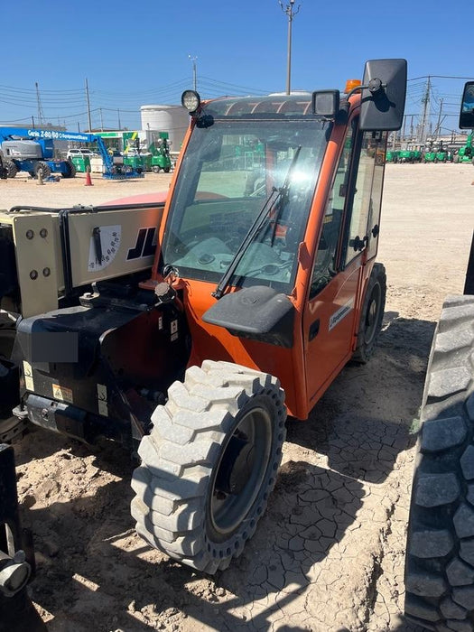2020 JLG G5-18A Cab/Heat/Air, NM Solid Tires, Beacon w/48" Carriage, 48" Pallet Forks