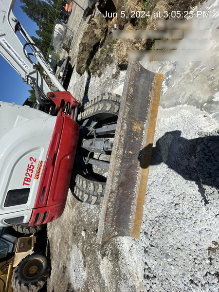 2022 TAKEUCHI TB235-2CR