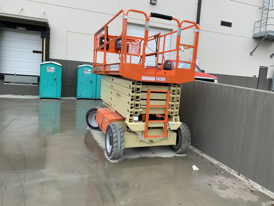 2019 JLG 4069LE Solid Non Marking Tires, Rotating Beacon
