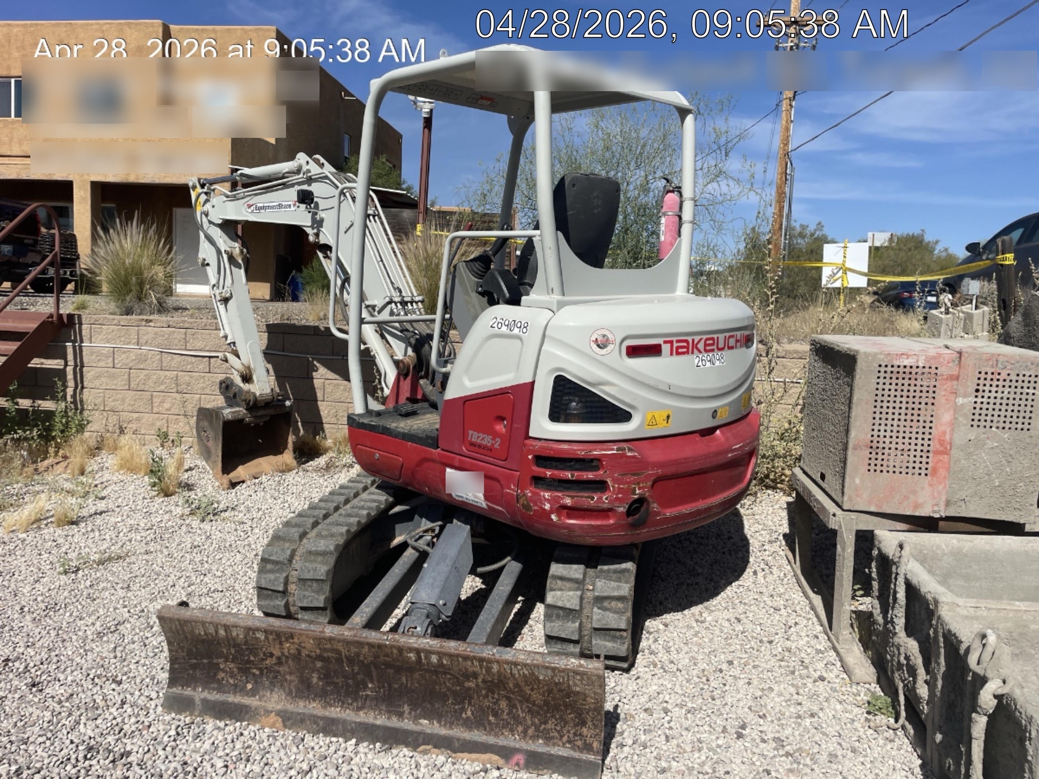 2022 TAKEUCHI TB235-2R