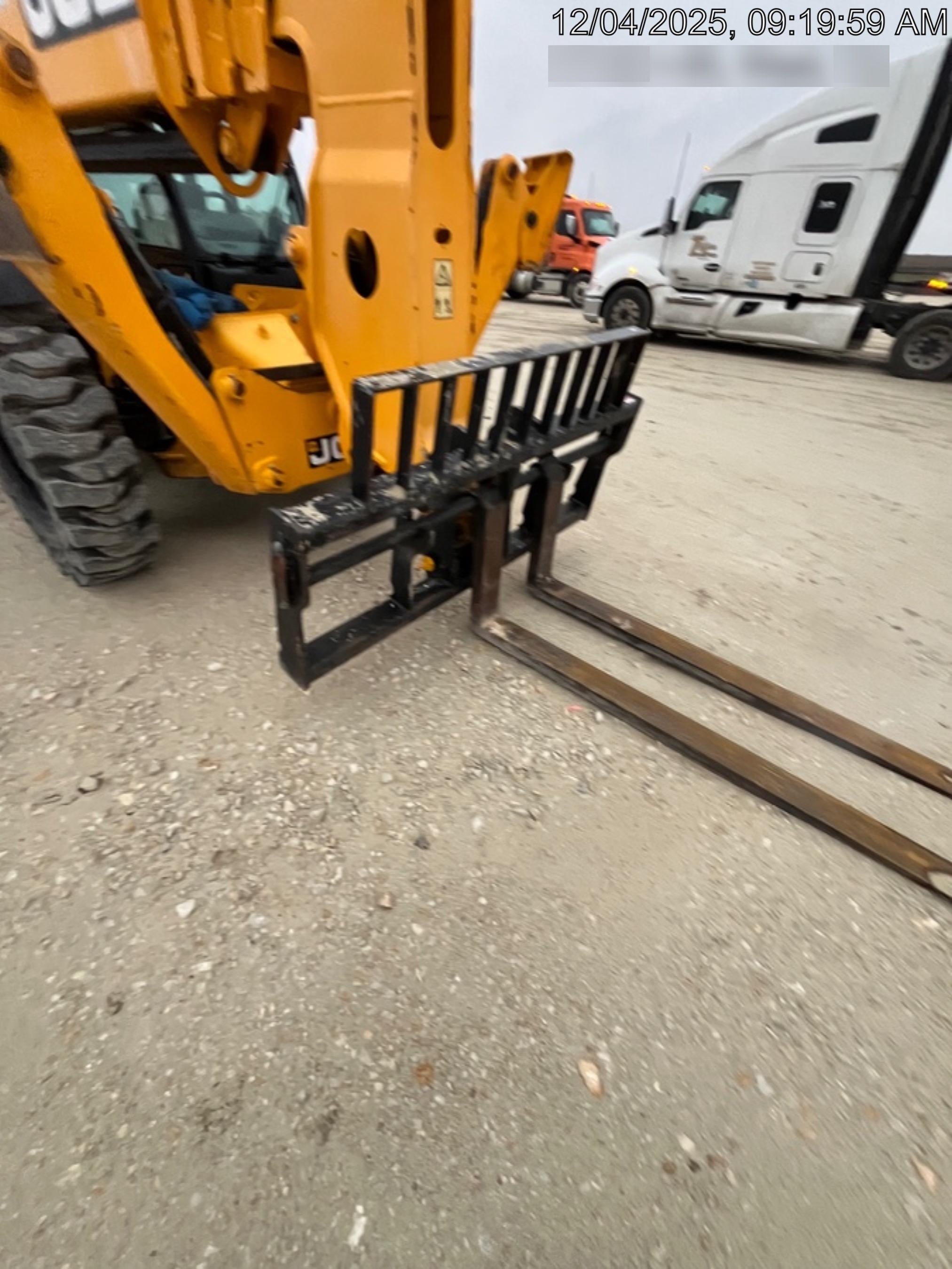 2022 JCB 512-56