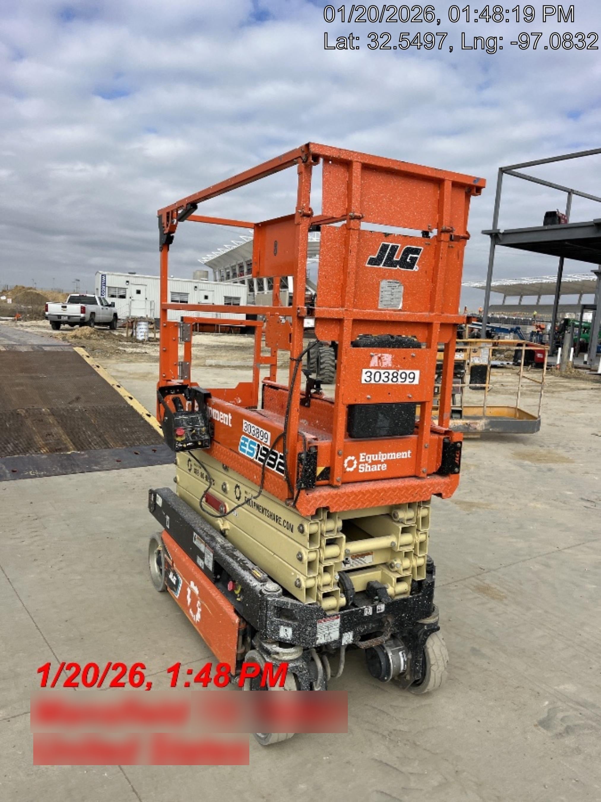 2023 JLG ES1932