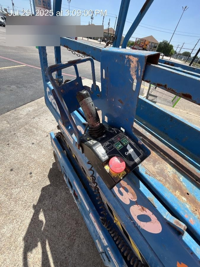 2017 Genie GS-1930 Genie GS-1930 Lift w/Fixed Rail and Chain Entry