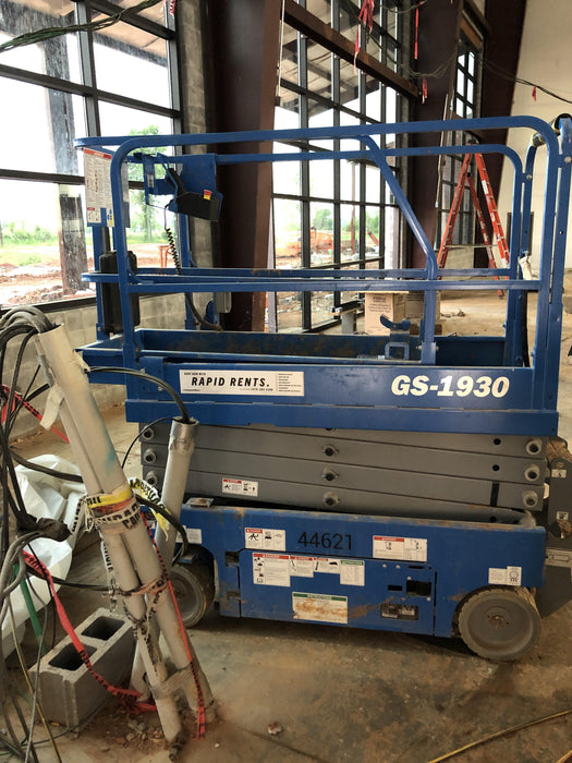 2019 Genie GS-1930 Fixed rails with chain Entry