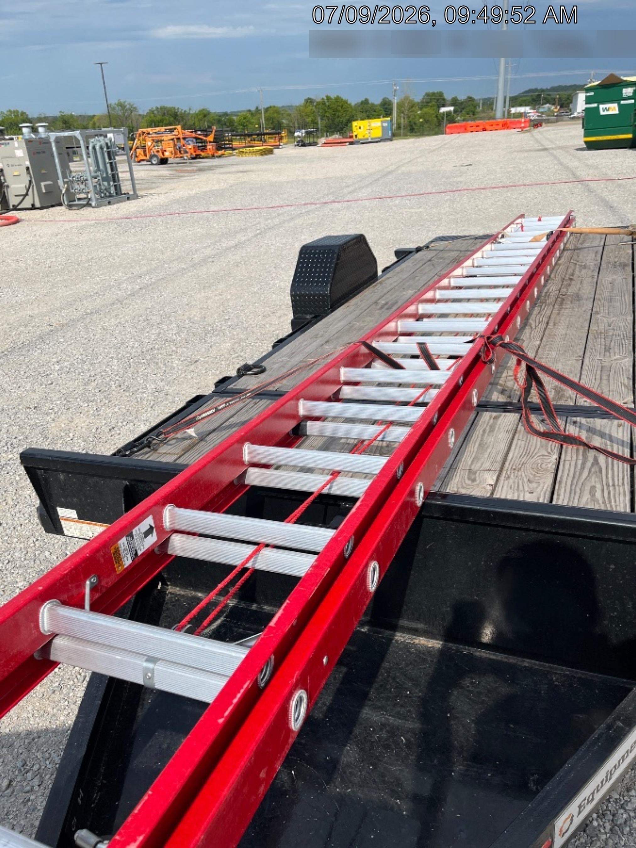 2026 WERNER 40' Fiberglass Ladder
