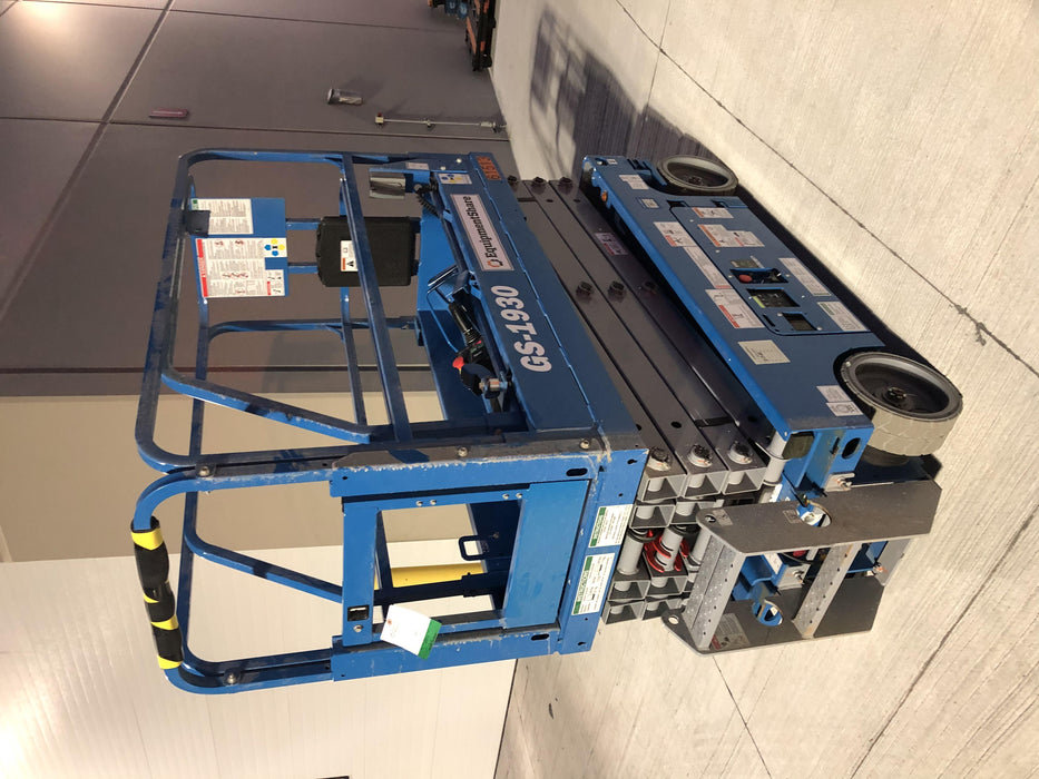 2020 Genie GS-1930 Solid Non Marking Tires, Beacon, Folding rails with half height swing gate