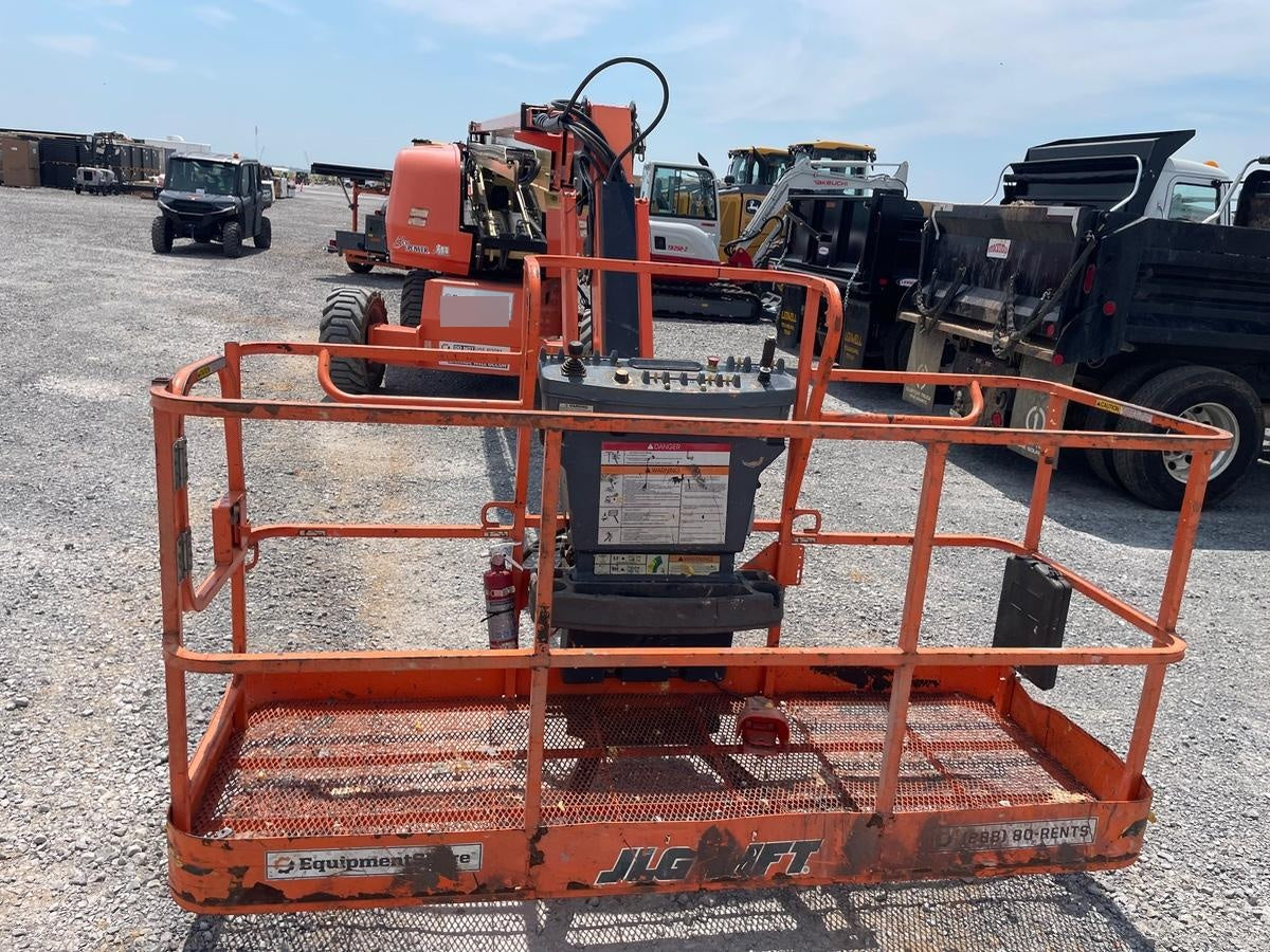 2021 JLG 660SJ