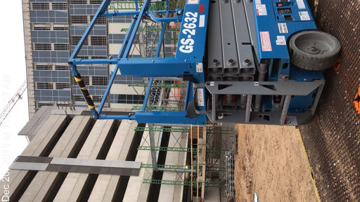 2019 Genie GS-2632 Folding rails with half height swing gate