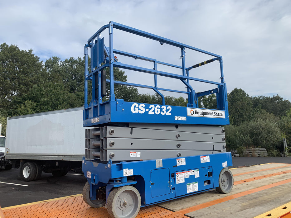 2020 Genie GS-2632 Solid NM Tires, Folding Rails with Half-Height Swing Gate, Beacon