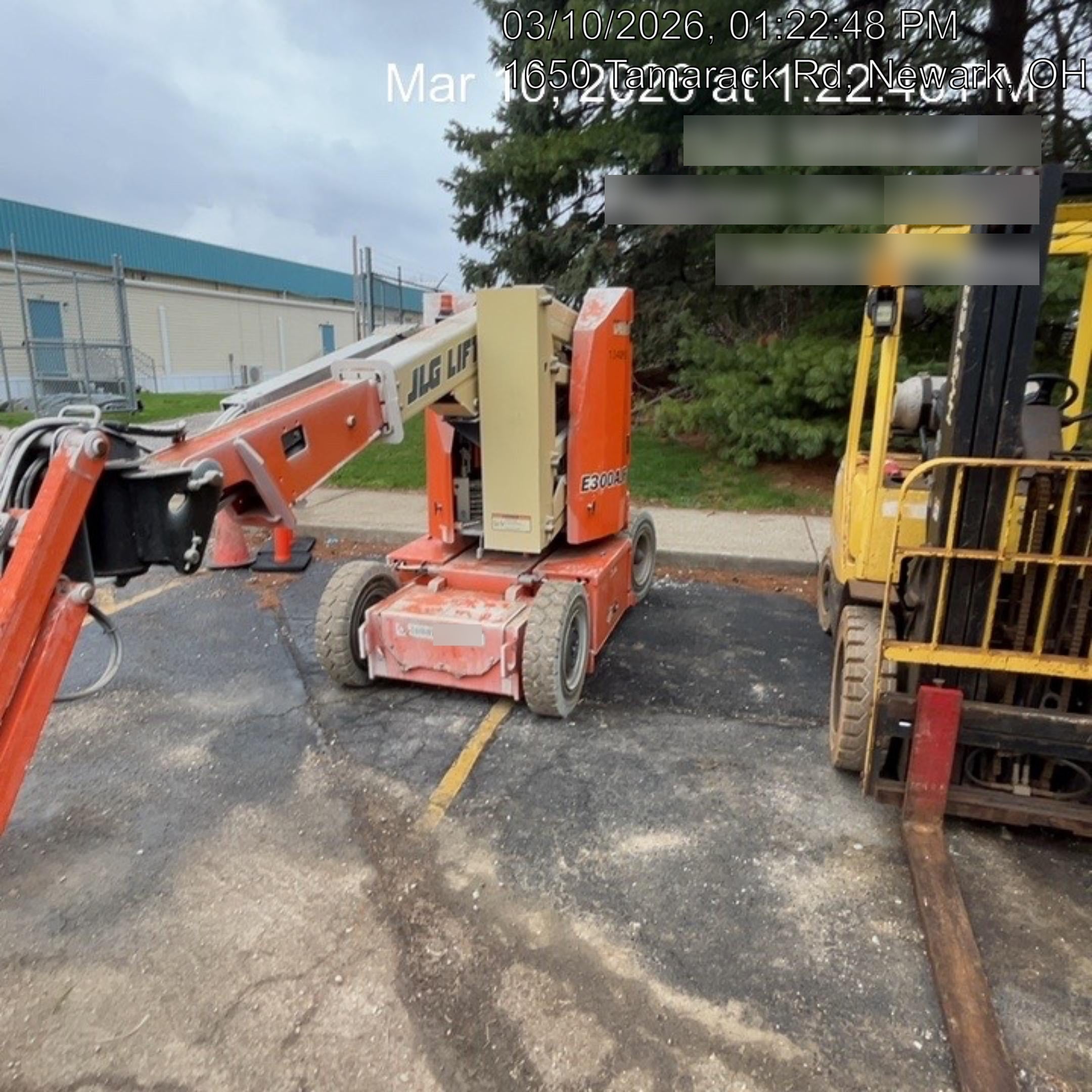 2021 JLG E300AJP