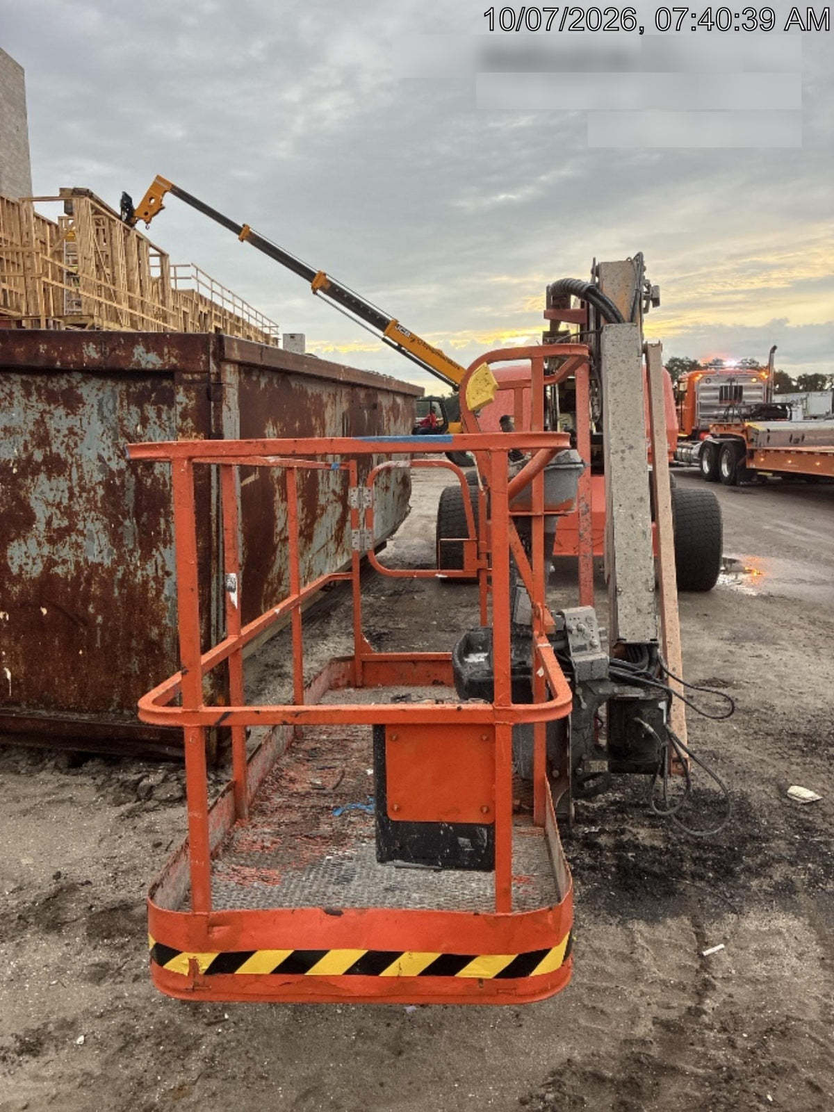 2022 JLG 660SJ
