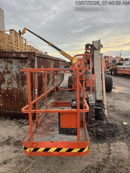 2022 JLG 660SJ
