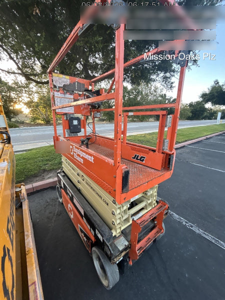 2022 JLG ES1932