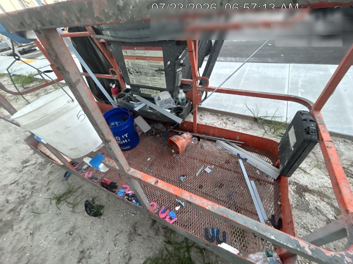 2023 JLG 460SJ