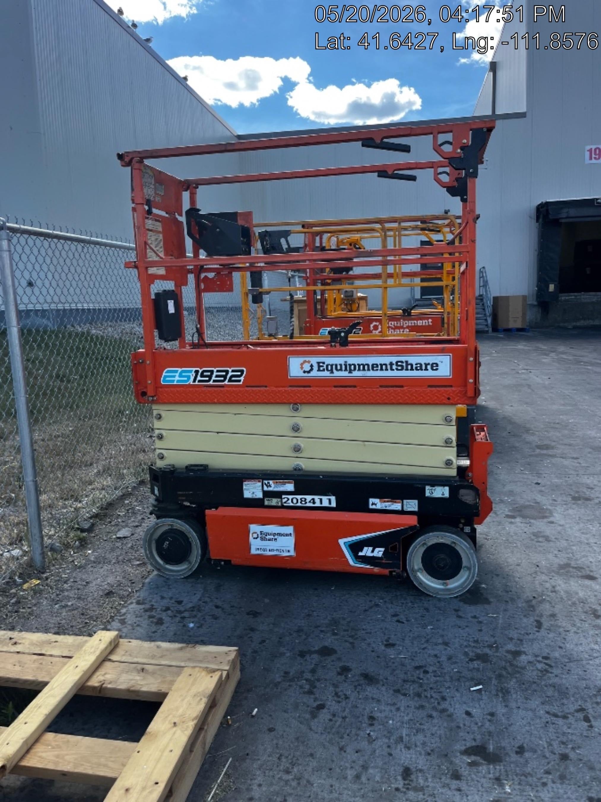 2022 JLG ES1932